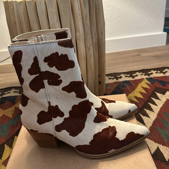 Matisse Brown and White Ankle Boots - Picture 5 of 7